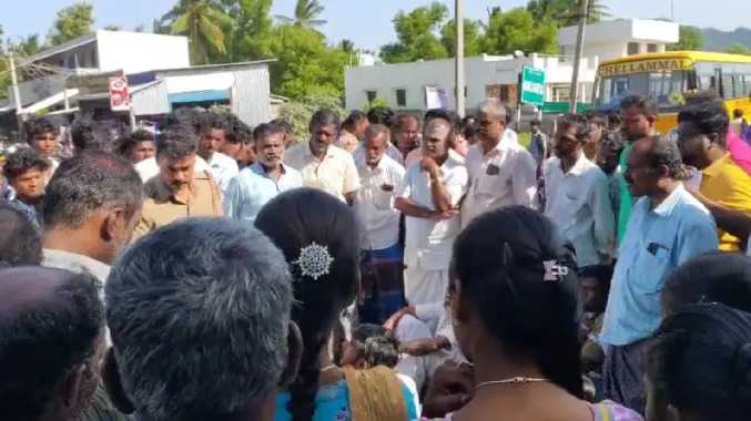 சாலை மிக மோசமாக இருப்பதாக குற்றச்சாட்டு