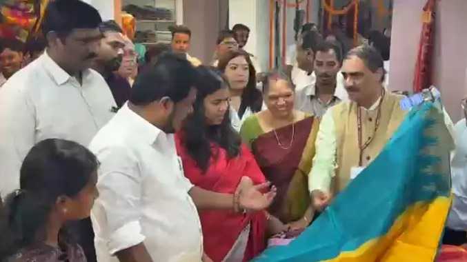 நெசவாளர் கூட்டுறவு சங்க 