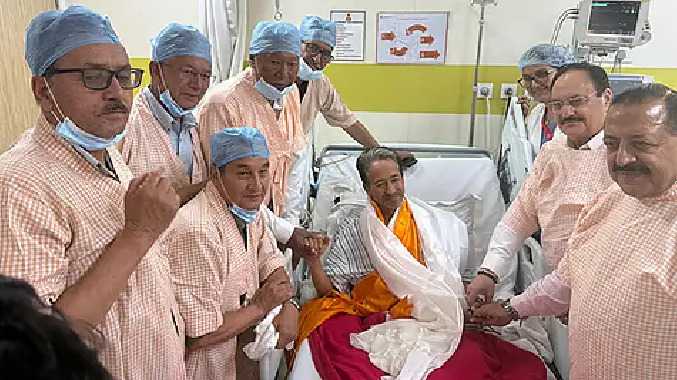 உண்ணாவிரதத்தை நிறுத்திய சமூக ஆர்வலர் சோனம் வாங்சுக்