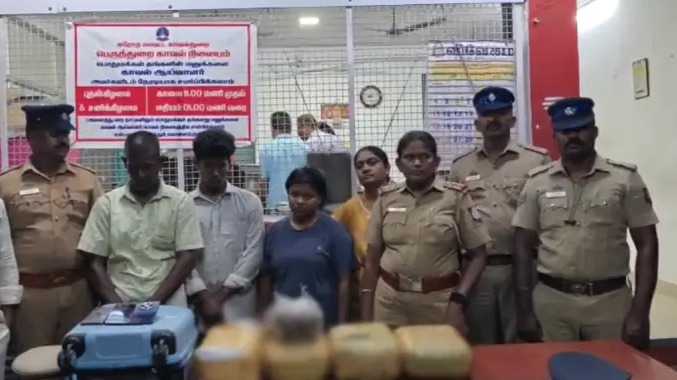 வாடகை காரில் கடத்தி வரப்பட்ட 12 கிலோ கஞ்சா பறிமுதல்