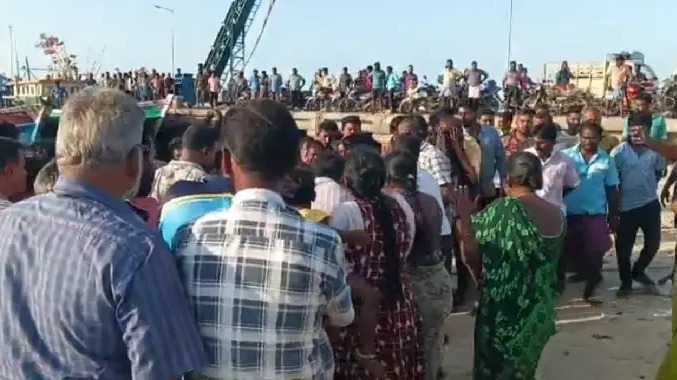 கடலை சுற்றிப்பார்க்கச் சென்ற 2 சிறுவர்கள் பலி