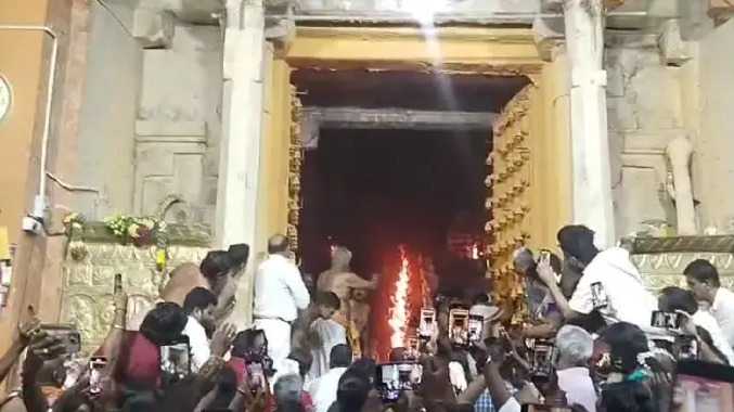18ம் படி கருப்பண்ணசாமி கோவில் நடை திறப்பு