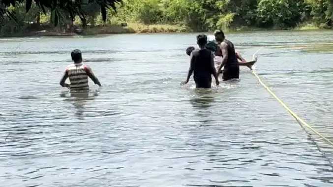 முண்டந்துறை பட்டவராயர் கோயிலுக்கு மக்கள் வருகை