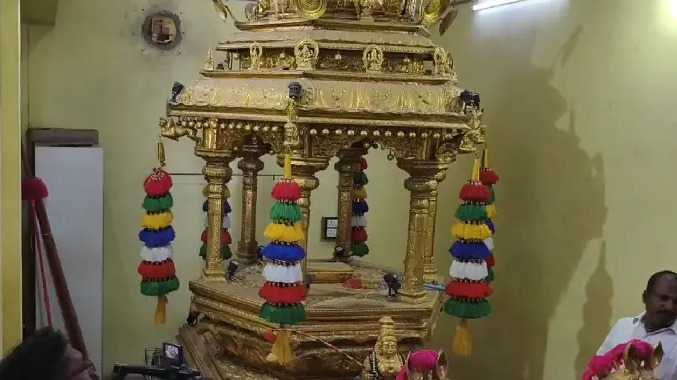 இரண்டரை ஆண்டாக மூடி வைக்கப்பட்ட தங்கத்தேர்