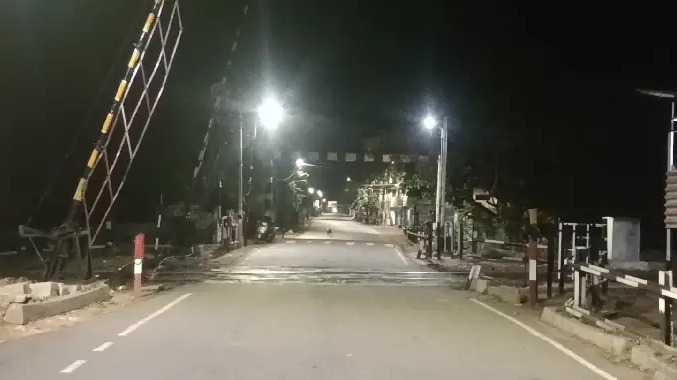 தற்கொ*ல செய்ய முயன்றவரை காப்பாற்ற சென்ற கேட் கீப்பர்