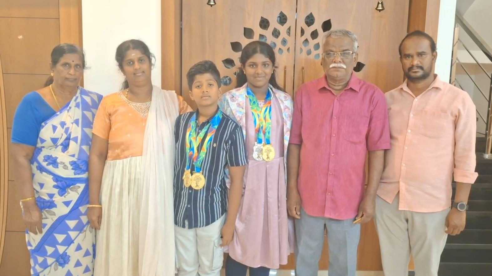 உடுமலையைச் சேர்ந்த மாணவர்கள் தங்கம் வென்று சாதனை