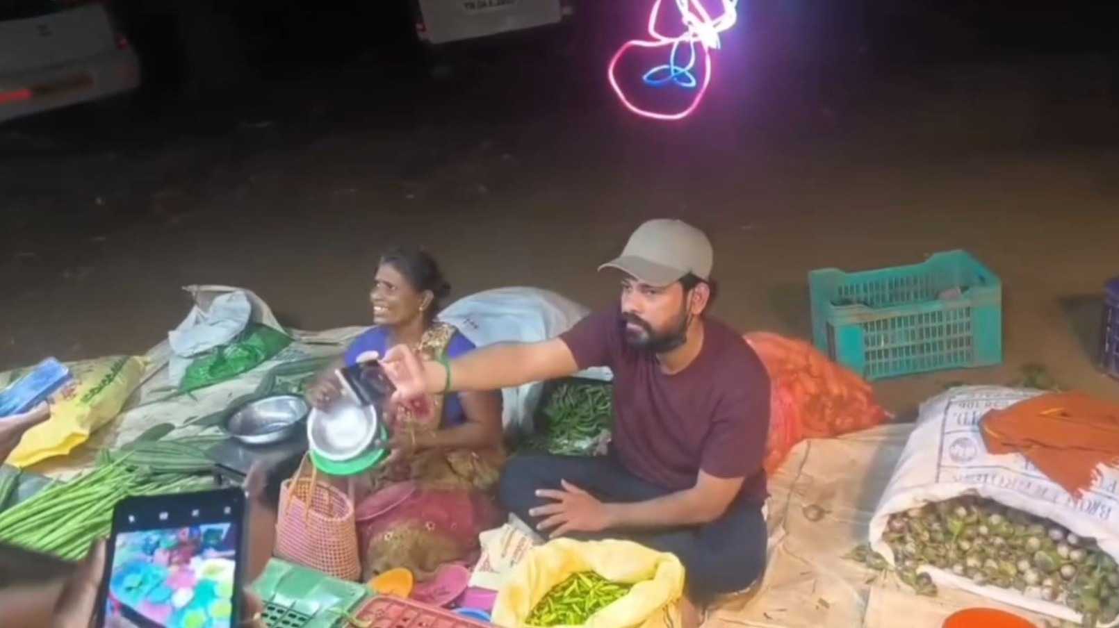 காய்கறி வியாபாரம் செய்த நடிகர் விமல்
