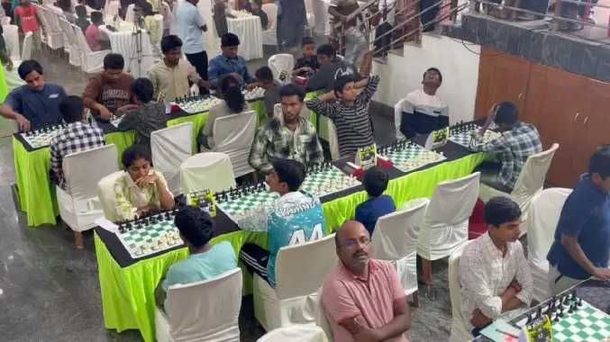 மாவட்ட அளவிலான சதுரங்க போட்டி