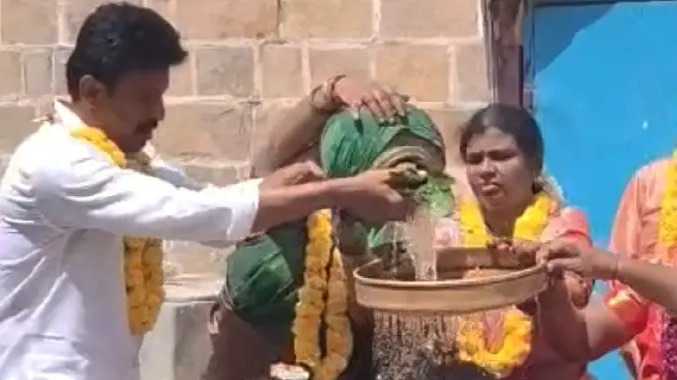 அபிராமி அம்மன் கோயிலில் சமுத்திரக்கனி வழிபாடு