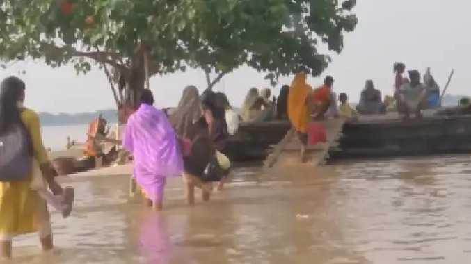 பாட்னாவில் கங்கை நதியின் நீர்மட்டம் உயர்கிறது