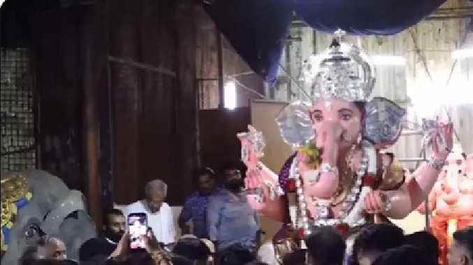 அலங்காரத்துடன் ஊர்வலம் வந்த விநாயகர்