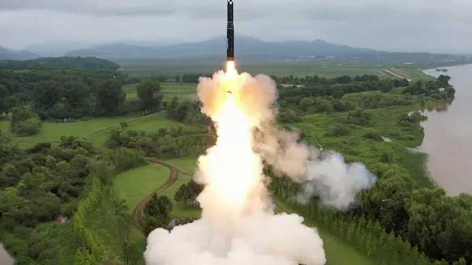 வடகொரியா 2 பாலிஸ்டிக் ஏவுகணைகள் ஏவியது