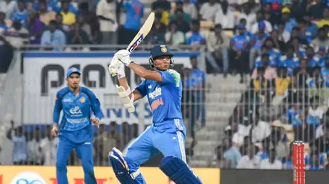 ஜெய்ஸ்வாலுக்கு போதுமான வாய்ப்பளிக்க வேண்டும்