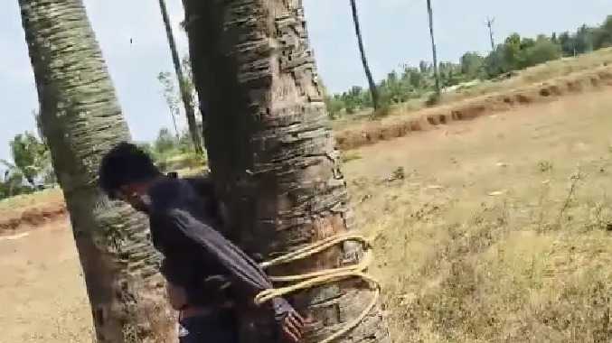 கொள்ளையடிக்க முயற்சி கொள்ளையனை சுற்றி வளைத்த ஊர் மக்கள்