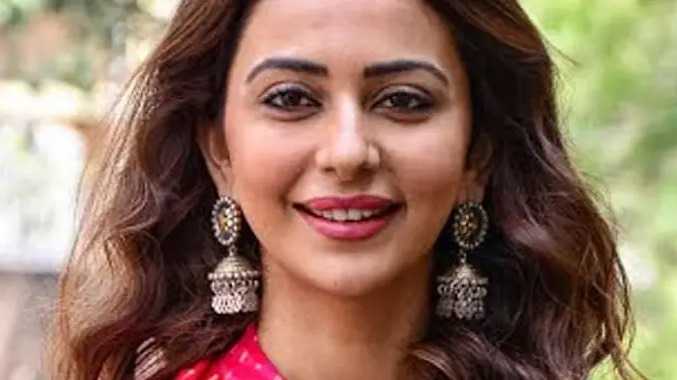 நடிகை ரகுல் பிரீத் சிங் தொடர்புடைய இடங்களில் ரெய்டு