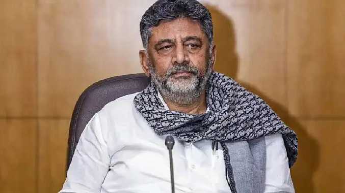 கர்நாடக முதல்வர் சிவகுமார் தர்ணா போராட்டம்