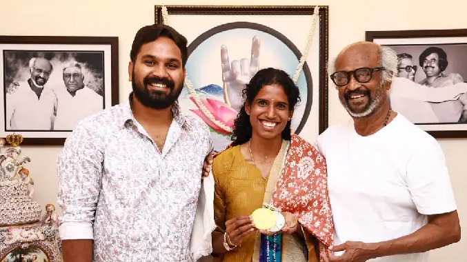 தடகள வீராங்கனை வித்யா ராமராஜுக்கு ரஜினிகாந்த் நேரில் பாராட்டு