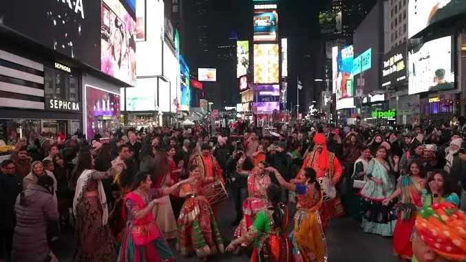 நியூயார்க் டைம்ஸ் சதுக்கத்தில் நவராத்திரி கொண்டாட்டம்