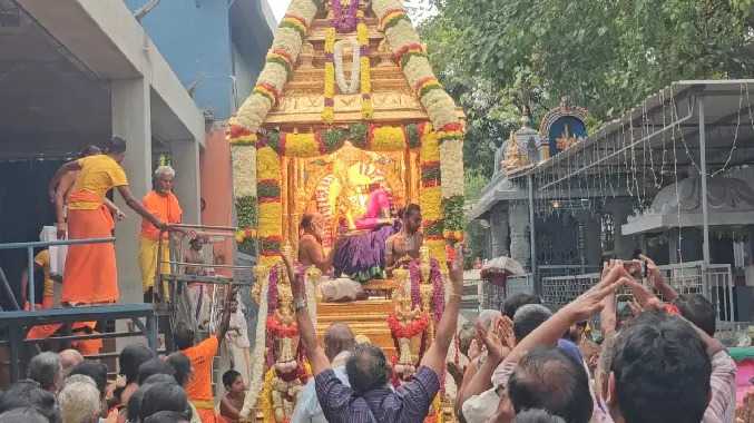 தென் திருப்பதி ஆலயத்தில் தங்கரதத் தேரோட்டம் கோலாகலம்