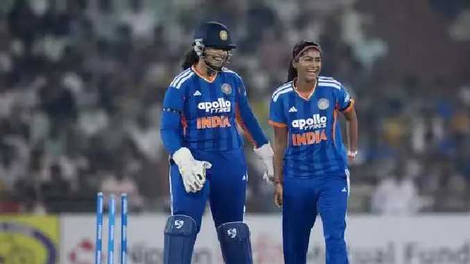 இந்திய மகளிர் அணி 9 விக்கெட் வித்தியாசத்தில் வெற்றி