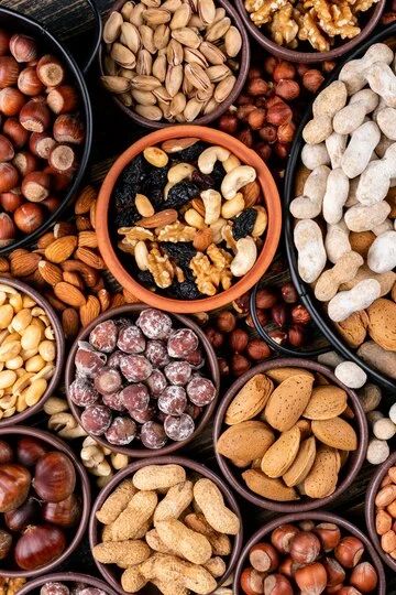 Cover image for इन Dry Fruits को रातभर भिगोकर खाने से मिलेगी फौलादी ताकत