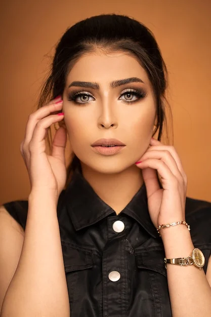 Cover image for करवाचौथ के दिन इस तरह करें Smokey Eye Makeup