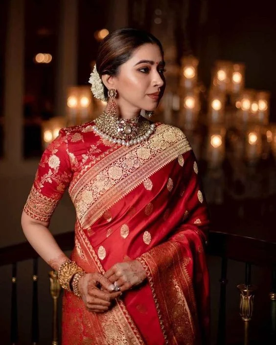 Cover image for Karva Chauth पर बनाएं ये स्टाइलिश Hairstyle