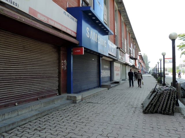 کشمیر: جامع مسجد سری نگر میں دسویں جمعہ بھی نماز ادا نہیں ہو سکی