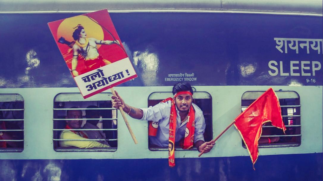 अयोध्या में फोर्स तैनात करे सुप्रीम कोर्ट - अखिलेश यादव