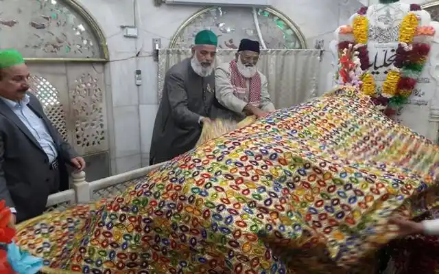 याचिकाकर्ता की मांग है कि महिलाओं के प्रवेश पर रोक को ‘असंवैधानिक’ घोषित करें.