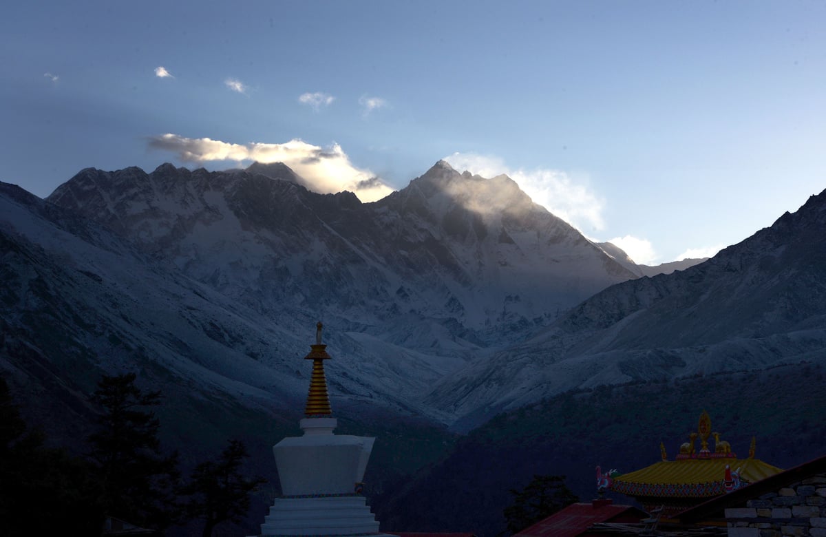 Hitting New Lows On Icy Heights: Many 'Fake Summiteers' Claiming Everest Ascent Are Indians - Vimarsana News