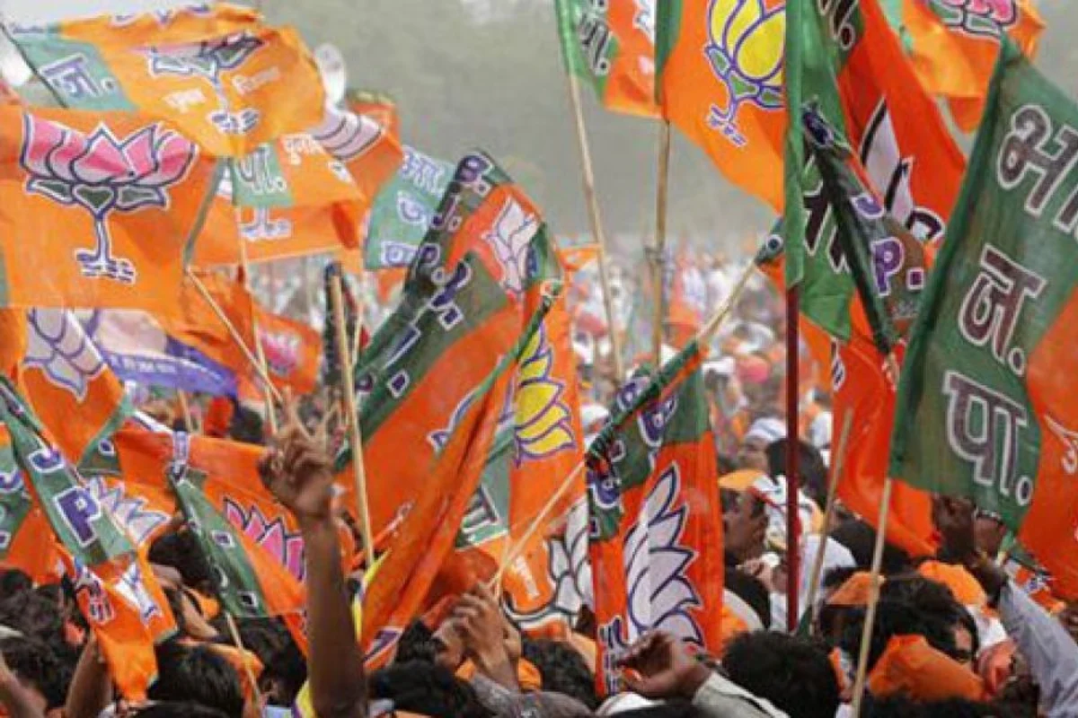 West Bengal: Bus Carrying BJP Workers Attacked By Suspected TMC Cadres. Workers Heading To Nadda's Lalgarh Rally 3 swarajya%2F2019 03%2F0e445537 2381 40f6 9d7a 572f21a8299f%2Fflag