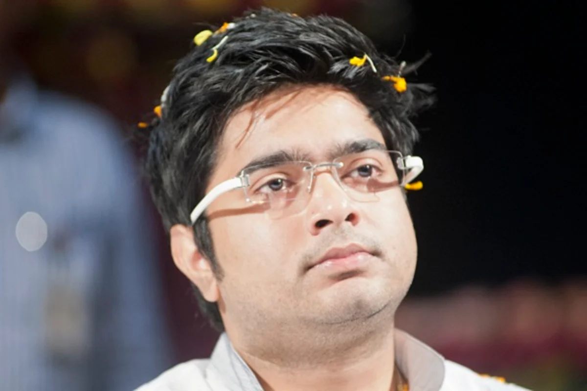 CBI issues summon notice to Trinamool Leader Abhishek Banerjee's wife. Agency team arrives at the residence of sister-In-law in illegal coal smuggling case 3 swarajya%2F2019 03%2Fe894b7a3 62a8 40ab a780 55d65d8f0e5b%2FAbhishek Banerjee at N24 parganas Yuva Convention