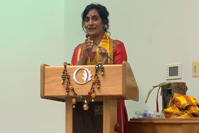 Canada Four Indo Canadian Mps Including Hindu Lawmaker Anita Anand Inducted Into Pm Trudeau S New Cabinet
