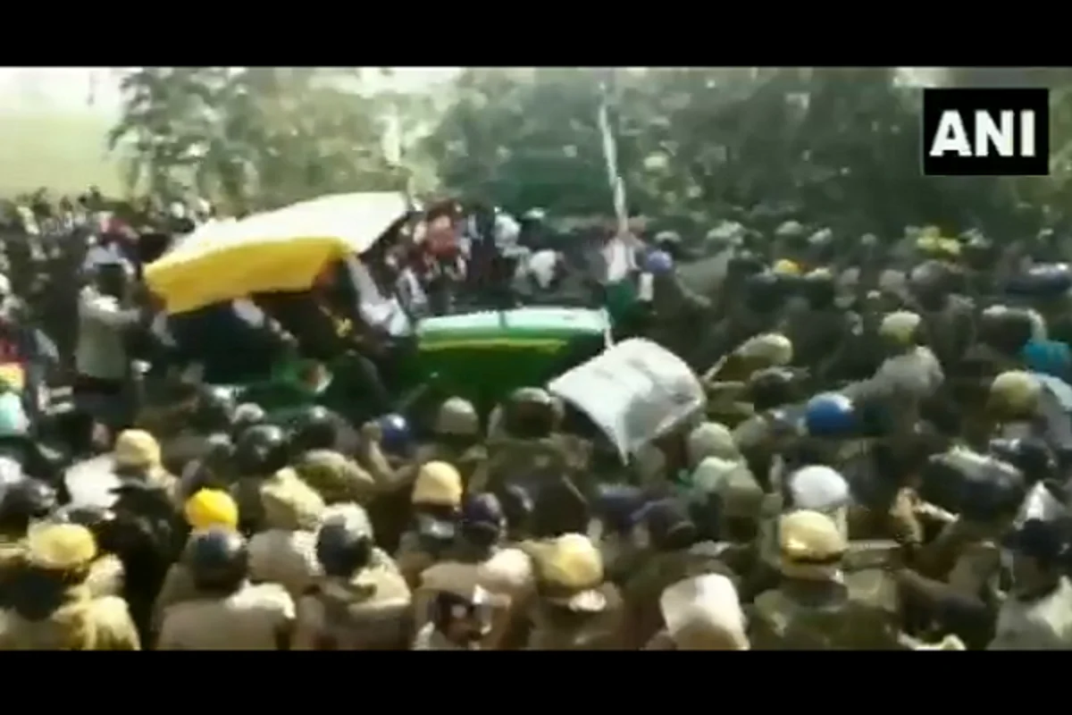 Farm Law Protesters Run Over Police Barricade On A Tractor As Cops Barely Escape Being Crushed 3 swarajya%2F2020 12%2Fe5cb99d1 3812 4fb1 91b3 8608f98cacde%2Fssa