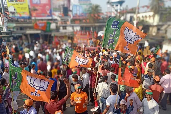 Nukkad Natak Pops Up In BJP's West Bengal Campaign, Volunteers Perform Street Theatre To Raise Awareness