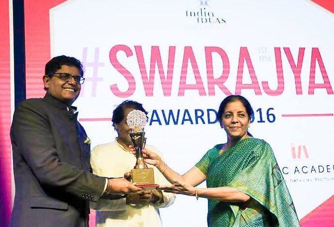 Jay Panda receiving his award