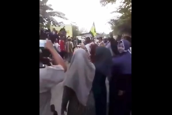 Muslim Protesters In Indonesia Threaten Jihad If Plan To Construct Hindu Temple Is Not Scrapped