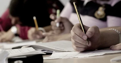 Top 11 Expert Tips To Write An Efficient College Essay