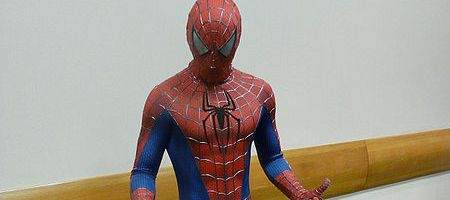 wall walking spider man toy