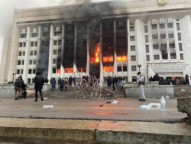 Kazakhstani Protestors Set Former Presidential Palace Ablaze