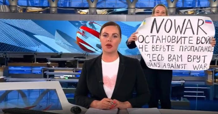 Russian News Editor Protests War On LIVE TV, 14,000+ Protesters In Russia Arrested So Far