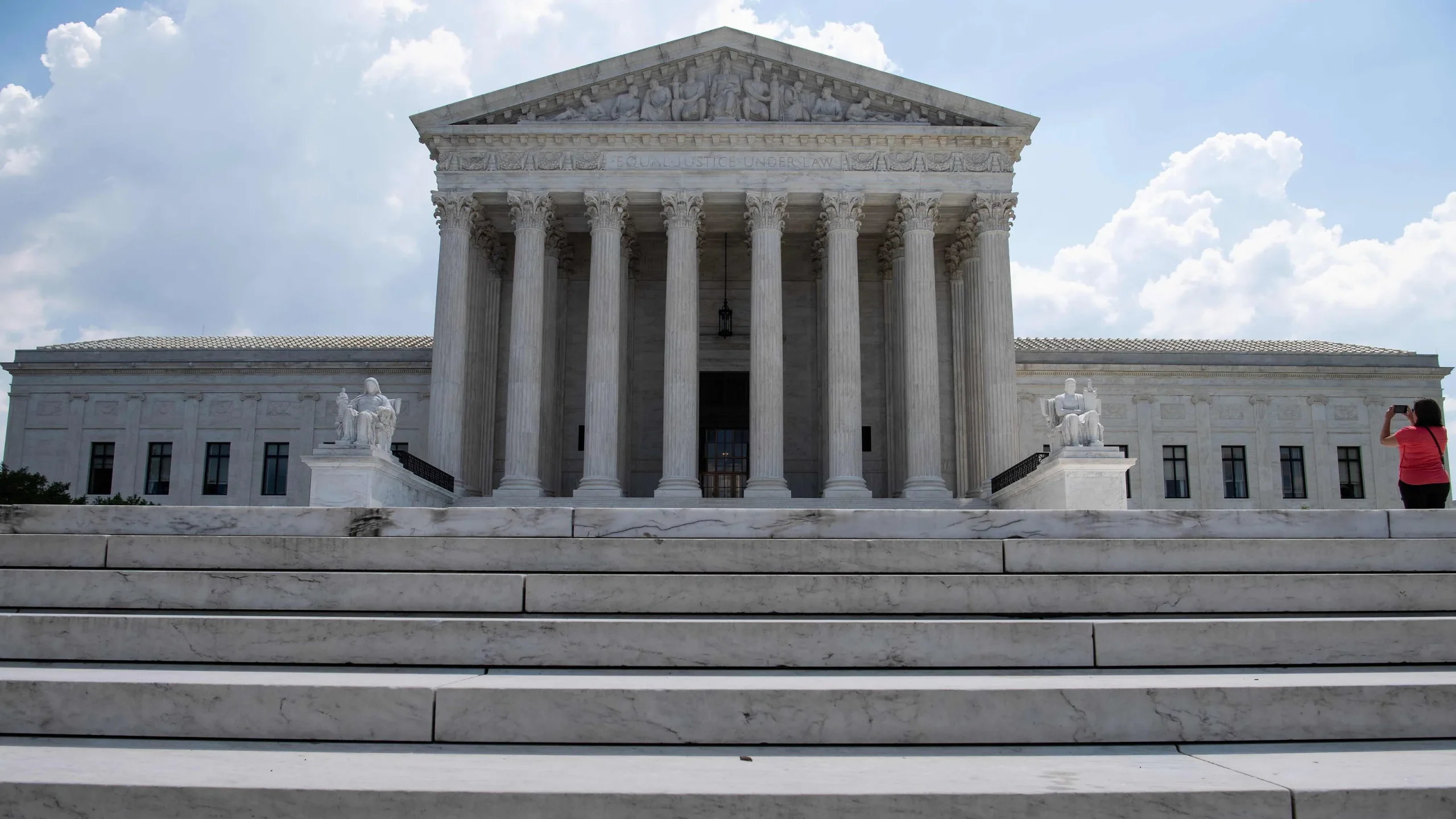 Medivac Helicopter Lands on Steps of the Supreme Court After Man Attempts Self-Immolation
