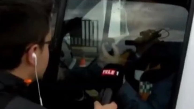 Ambulance Driver Barricades Himself, Threatens Violence In Front of Turkish Health Ministry