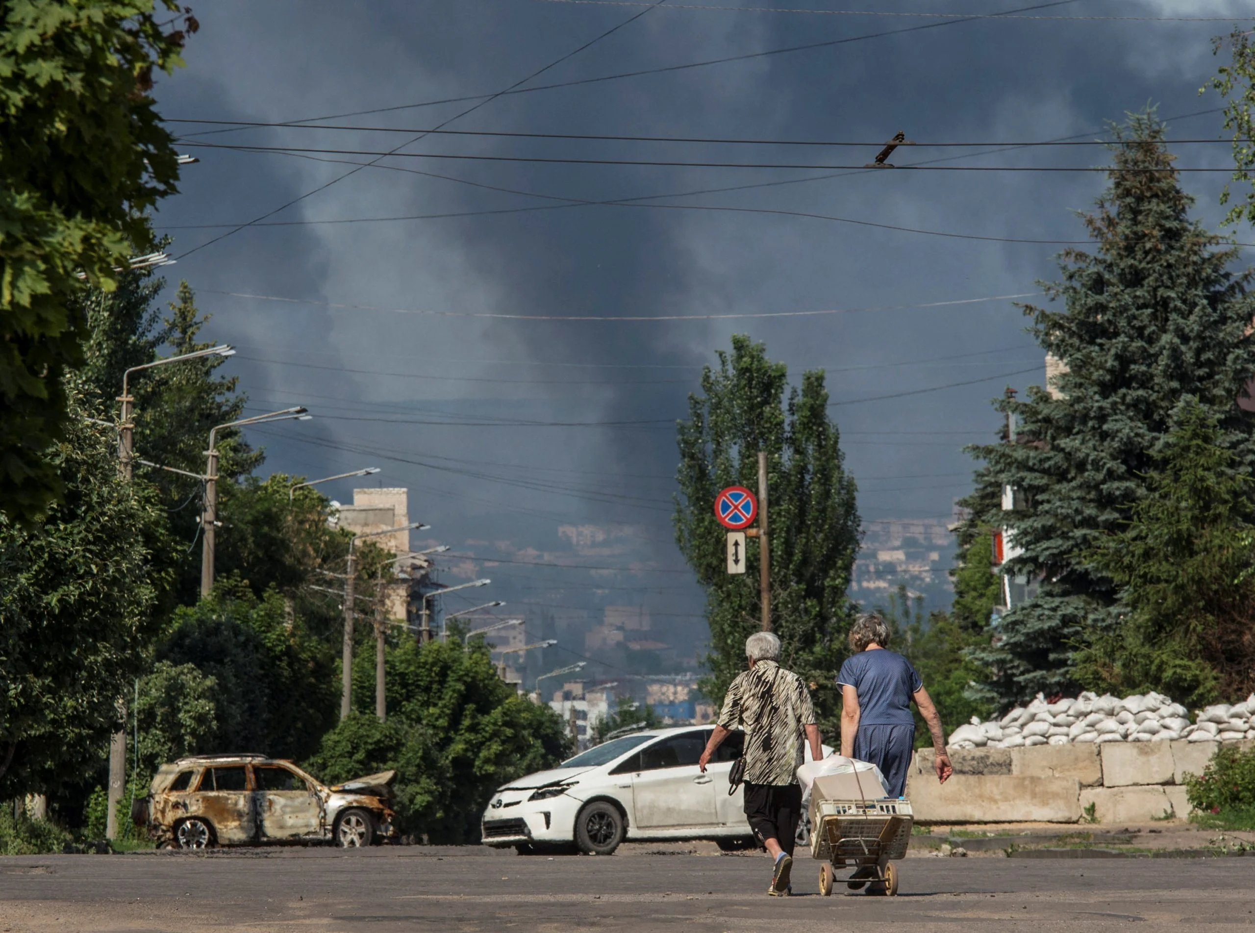 Russian Ground Forces Advance Towards Lysychansk, Major Ukrainian Losses Reported