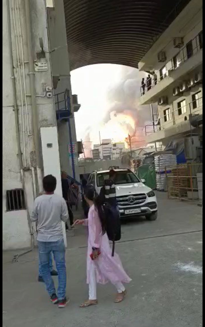 Huge Explosions Rock Deepak Nitrite Facility, Vadodara, Gujarat, India