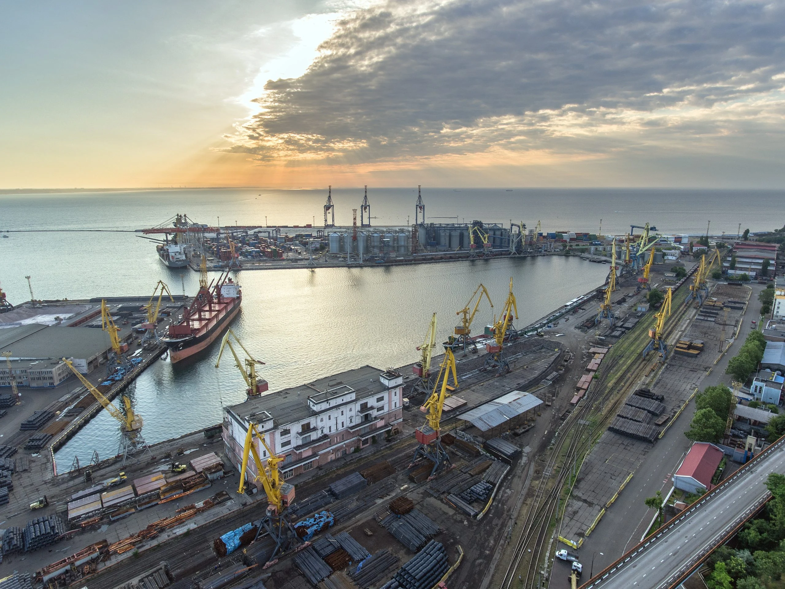 Russian Media Reports “Grain Corridor” Out of Ukraine to be Established