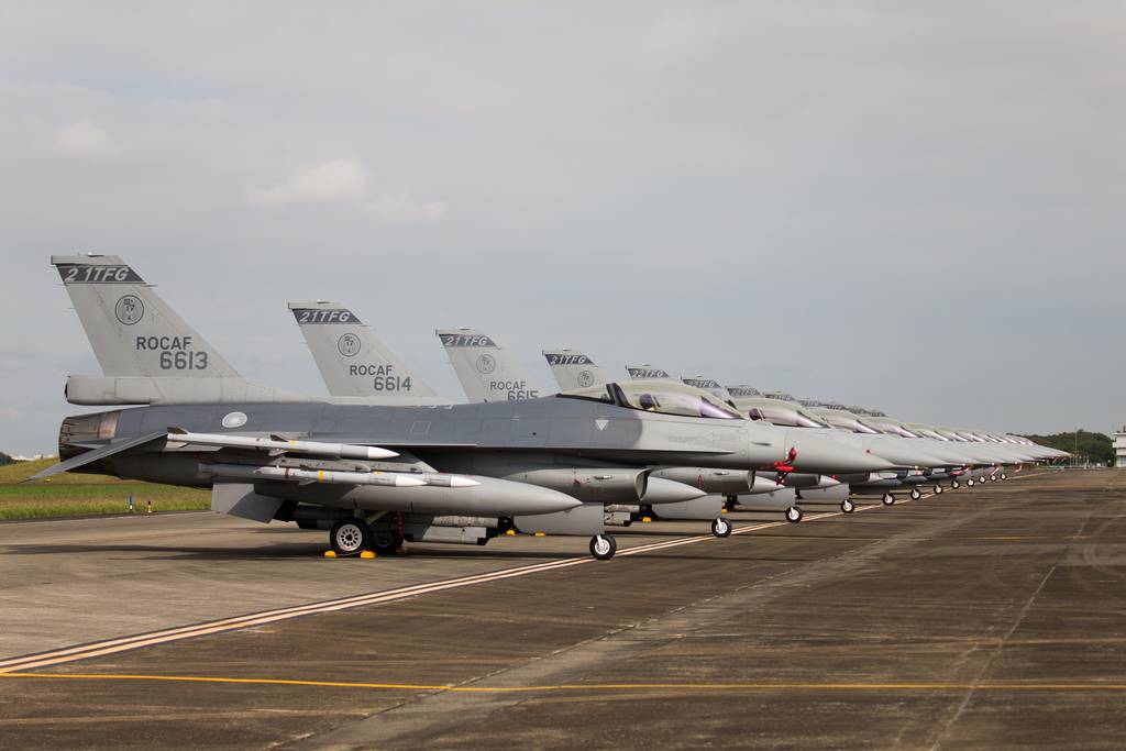Biden Drafts $1.1 Billion Taiwanese Arms Sale, To Ask Congress