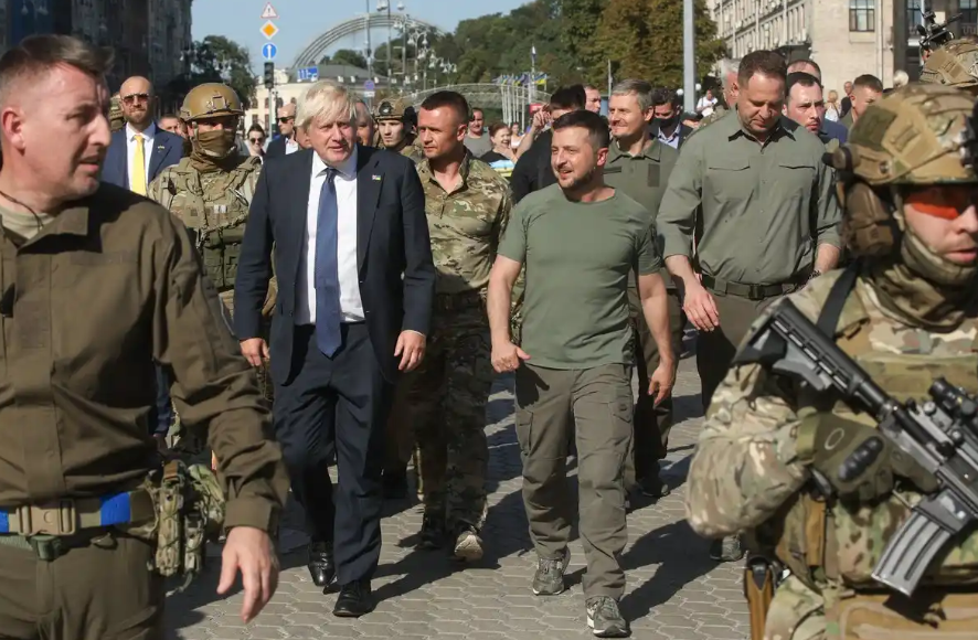 U.K. PM Johnson Visits Kyiv, Announces New Arms Package