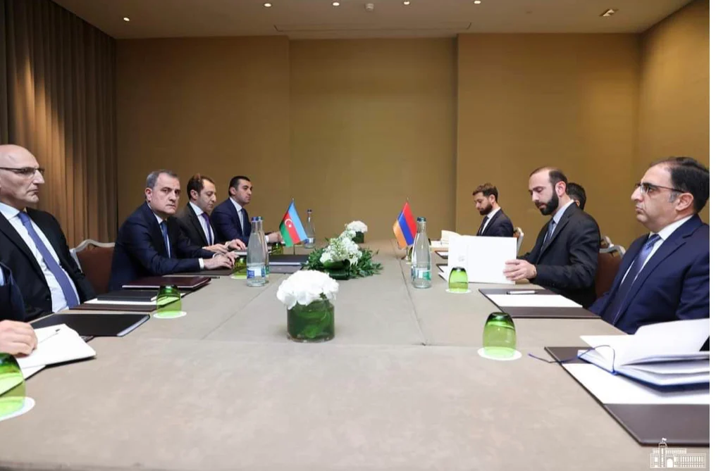 Azerbaijani and Armenian Officials Meet in Geneva Despite War Crimes